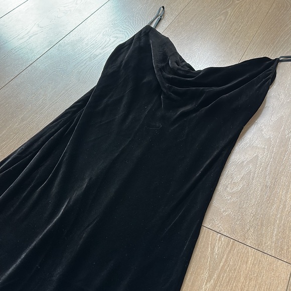 ARITZIA Wilfred Spritz Velvet Dress - Picture 3 of 8